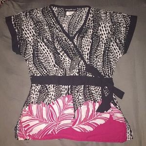 Los Angeles Rose scrub top 😻